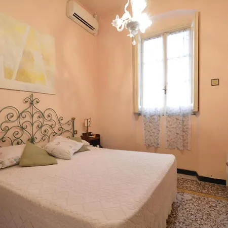 Apartment 3 Bedroom Cozy In Sestri Ponente