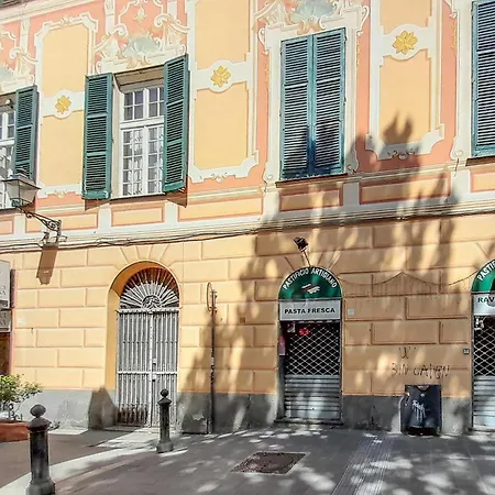Apartment 3 Bedroom Cozy In Sestri Ponente *