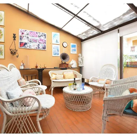 Apartment 3 Bedroom Cozy In Sestri Ponente