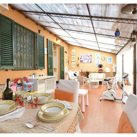 3 Bedroom Cozy In Sestri Ponente Apartamento *