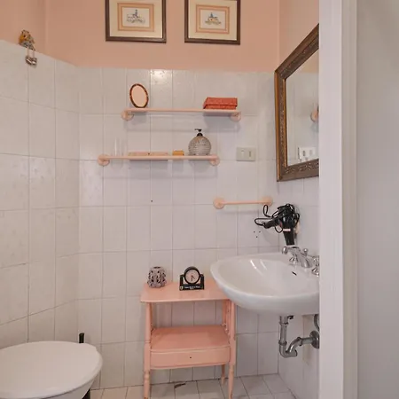Stunning In Sestri Ponente Apartamento *