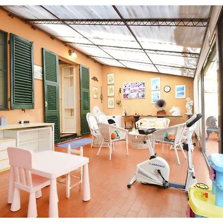 Stunning In Sestri Ponente Apartamento *